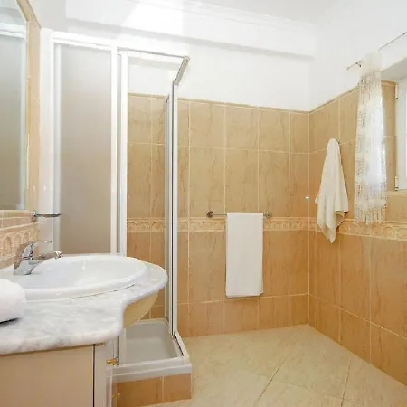 Spacious Villa, Pool