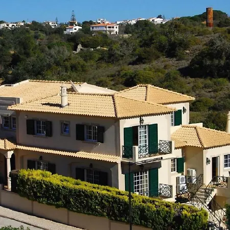 Spacious Villa, Pool Hébergement de vacances *